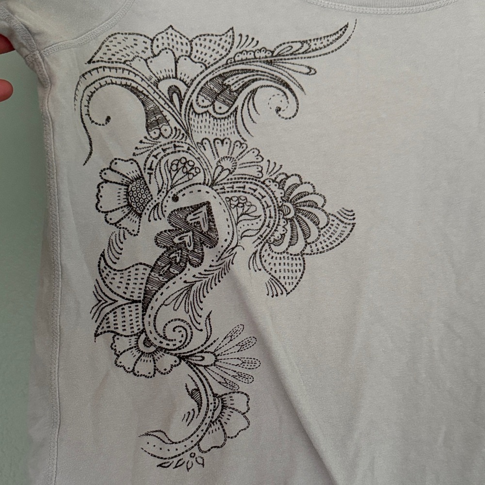 Light Gray Floral Paisley Scoop Neck Short Sleeve Tee - Picture 3 of 7